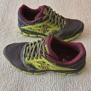 361 Degrees Santiago Women's Trail Running Shoes Neon/Burgundy/Gray Size 8
